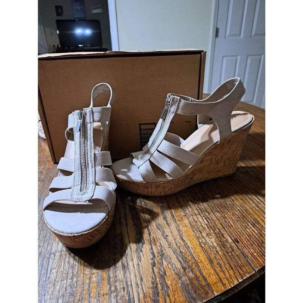 New 10.5W Torrid Tan Nude Stretch Front Zip Wedge Platform Cork Wedge Heel Shoes